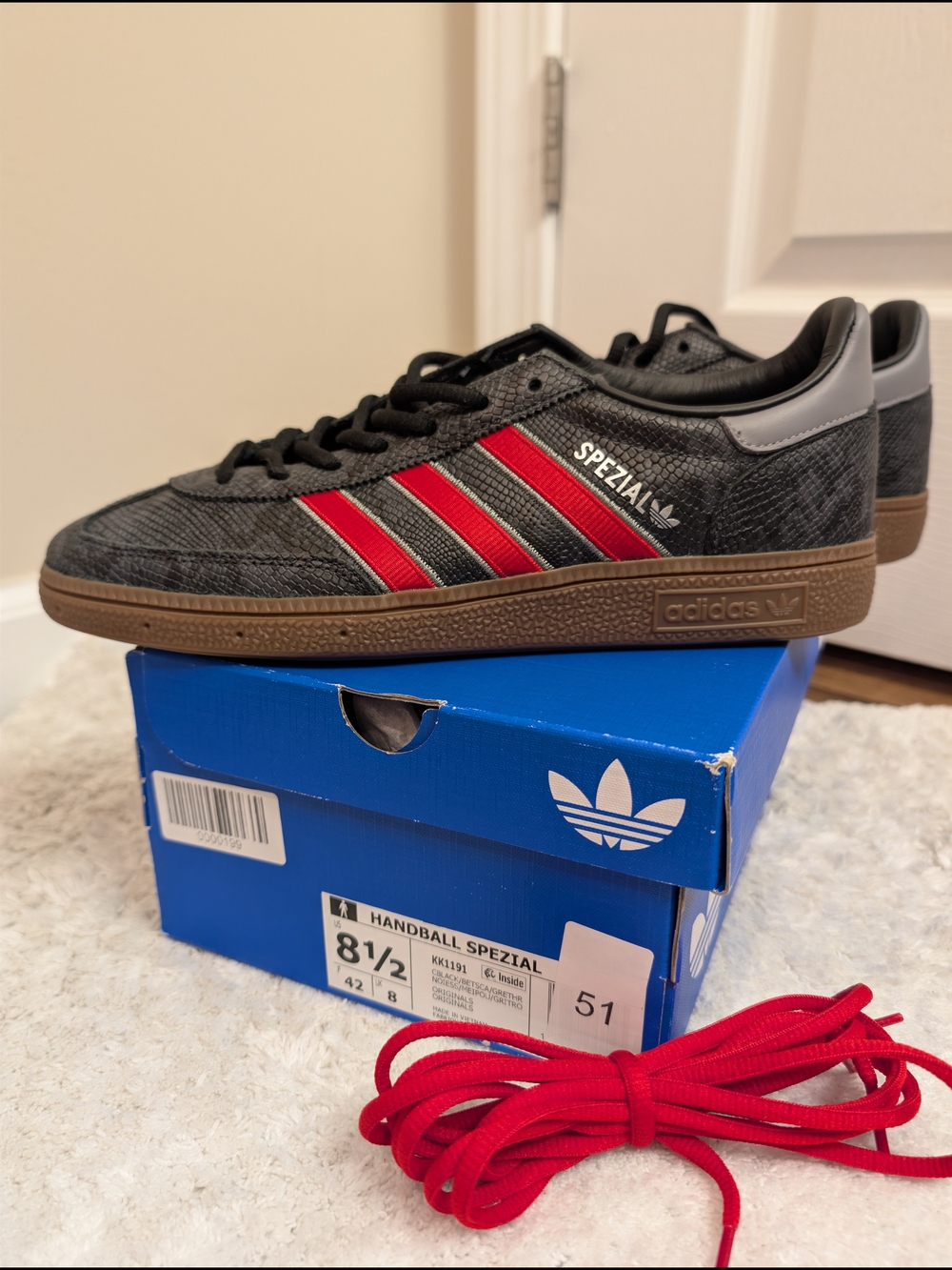 Adidas Spezial Black & Red Handball Sneakers 8.5 Men Or 9.5 Women